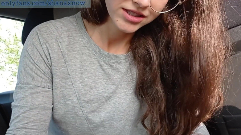 Shanaxnow: Молодичка трахає машину з ідеальною дупою, мінет на обличчя. Shanaxnow