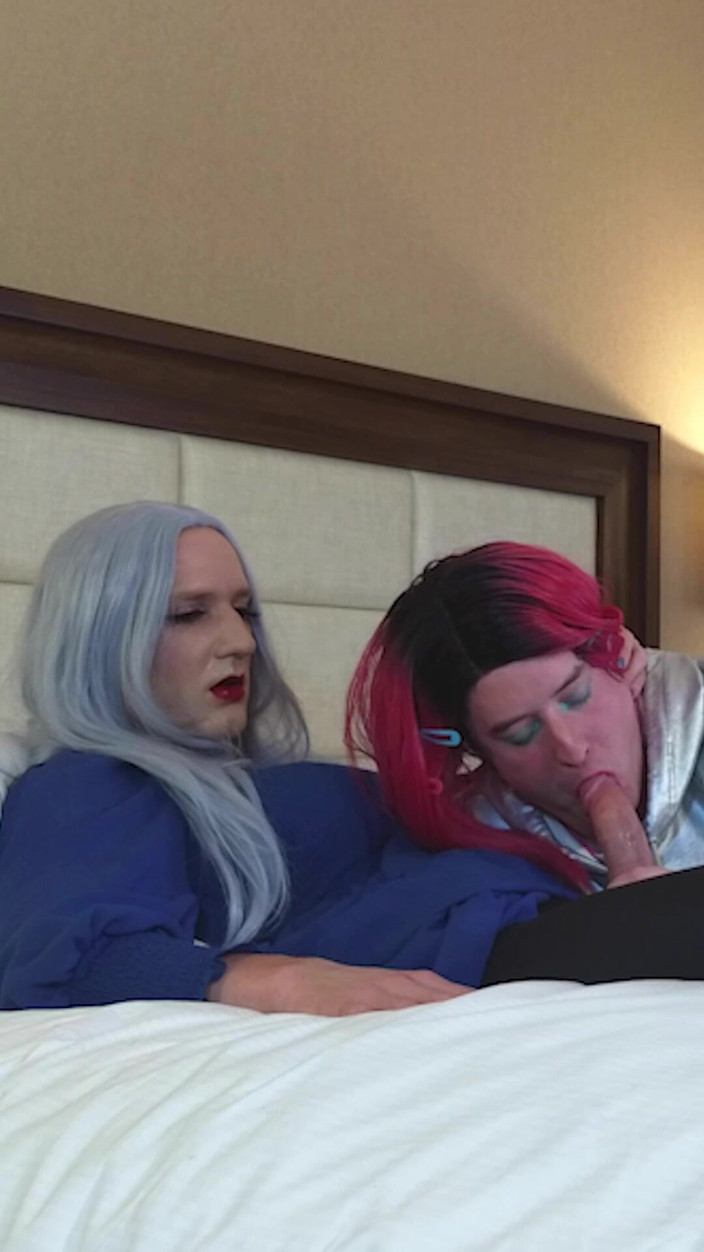 Sissy Bailey Wilde: Splendida dea effeminata riceve pompino da trans kelsey masters - compilation 2