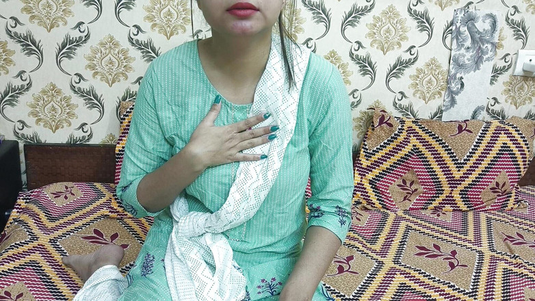 Saarabhabhi6: Une belle-mère indienne desi se tape son beau-fils, jeu de...