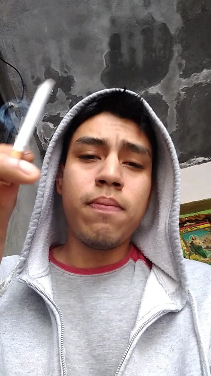 AlexAlejandro13: Masturbándose delante de la audiencia en la puerta de mi...