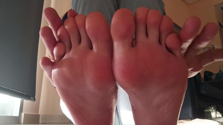 Softbrattypuppy: Інструкція з дрочки - німецька інструкція - barefeet і рогоносець, брудні розмови