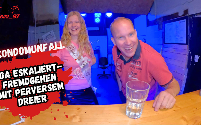 Bikergirl_97: Les adieux de célibataire deviennent une fête d’inconnus ! Le préservatif...