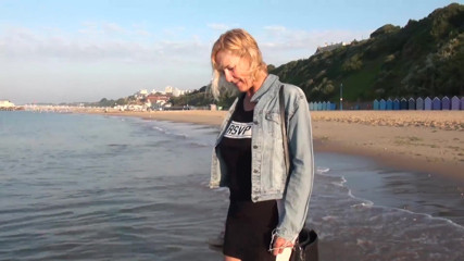 Dirty Doctors Clips: Caminata temprano en la mañana
