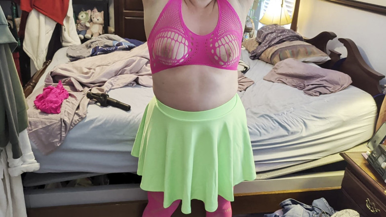 Always Fun No Pants: Une Femme Sexy Essaye Une Nouvelle Tenue!