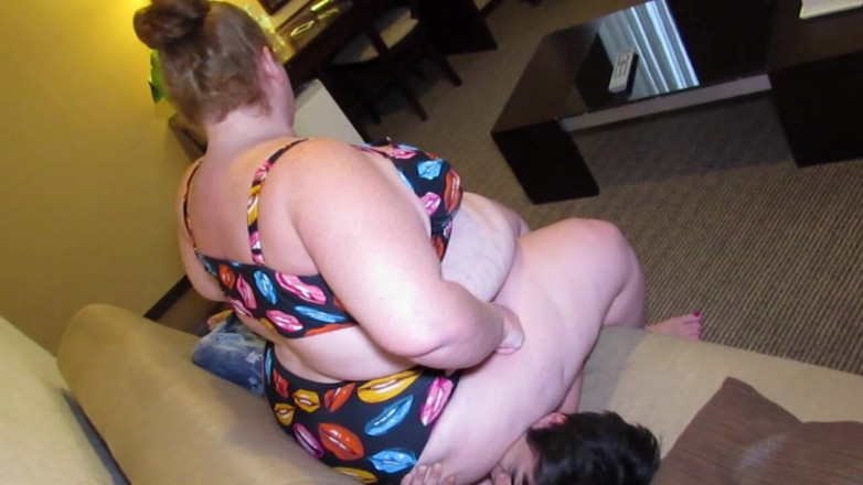 BodaciousX: SSBBW facesitting und ersticken kleinen asiatischen mann