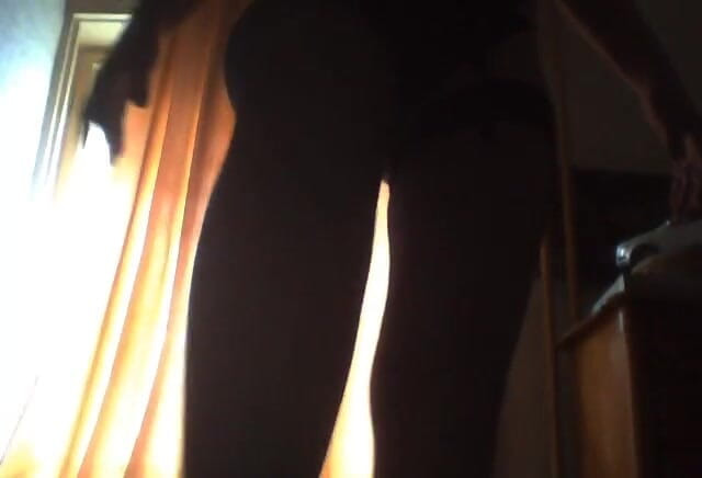Dominatrix Redsonyja: Regarde mes bas
