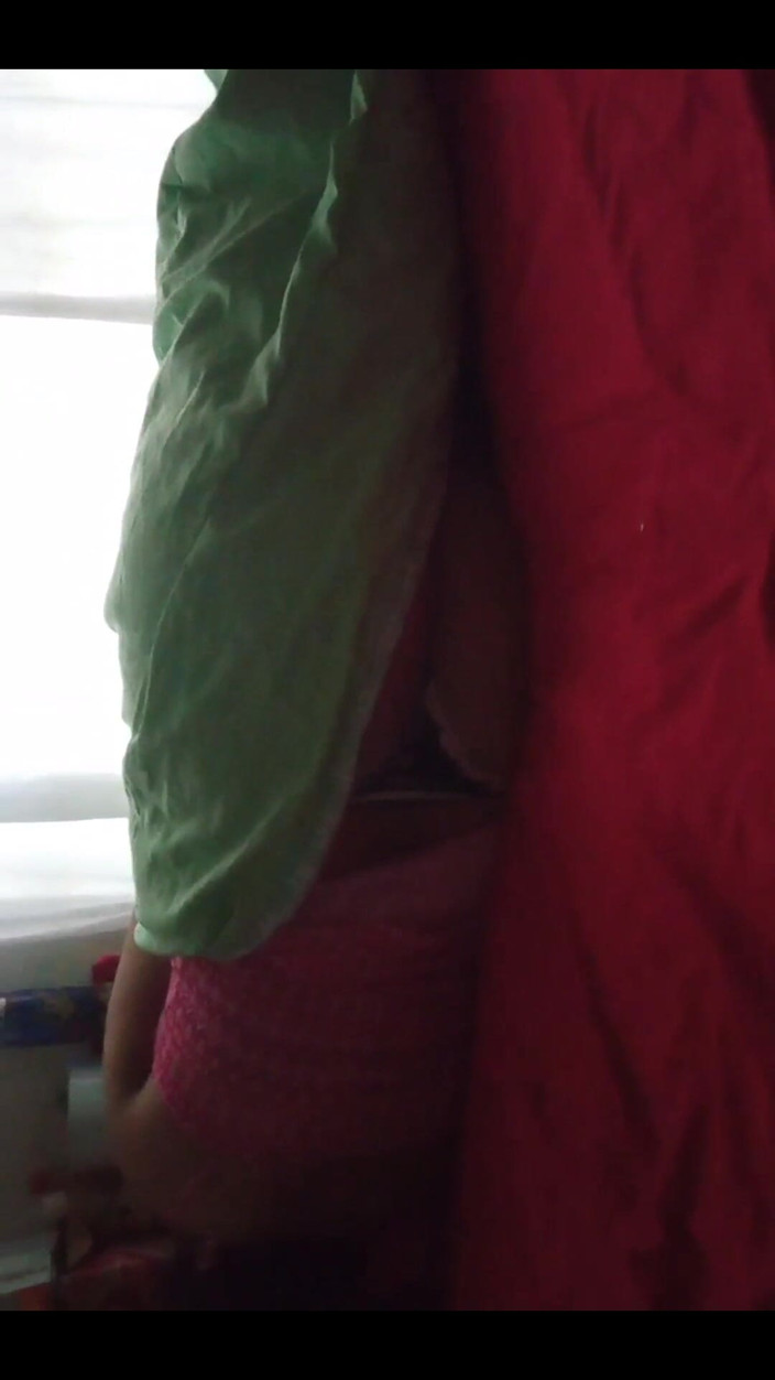 Karmicoxv: Je me masturbe avec le string usagé de ma femme...
