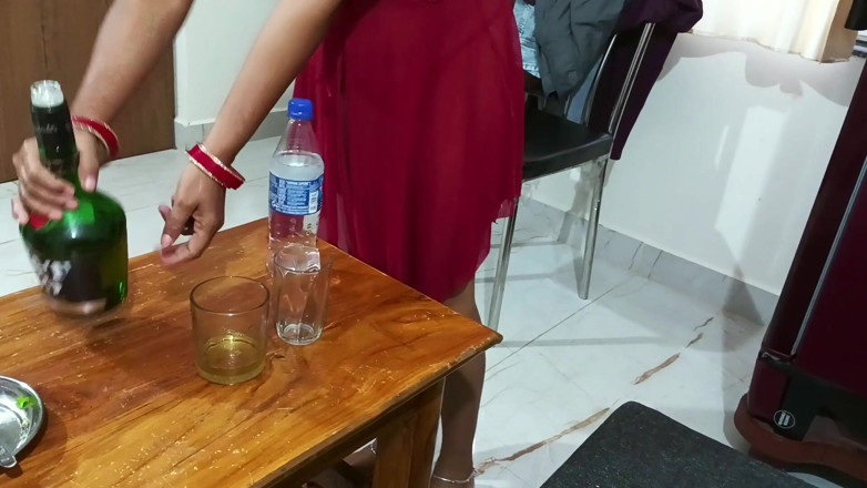 Myhotwife369: 热辣性感的舞蹈女大学生和vip客户在7星级酒店秘密做爱