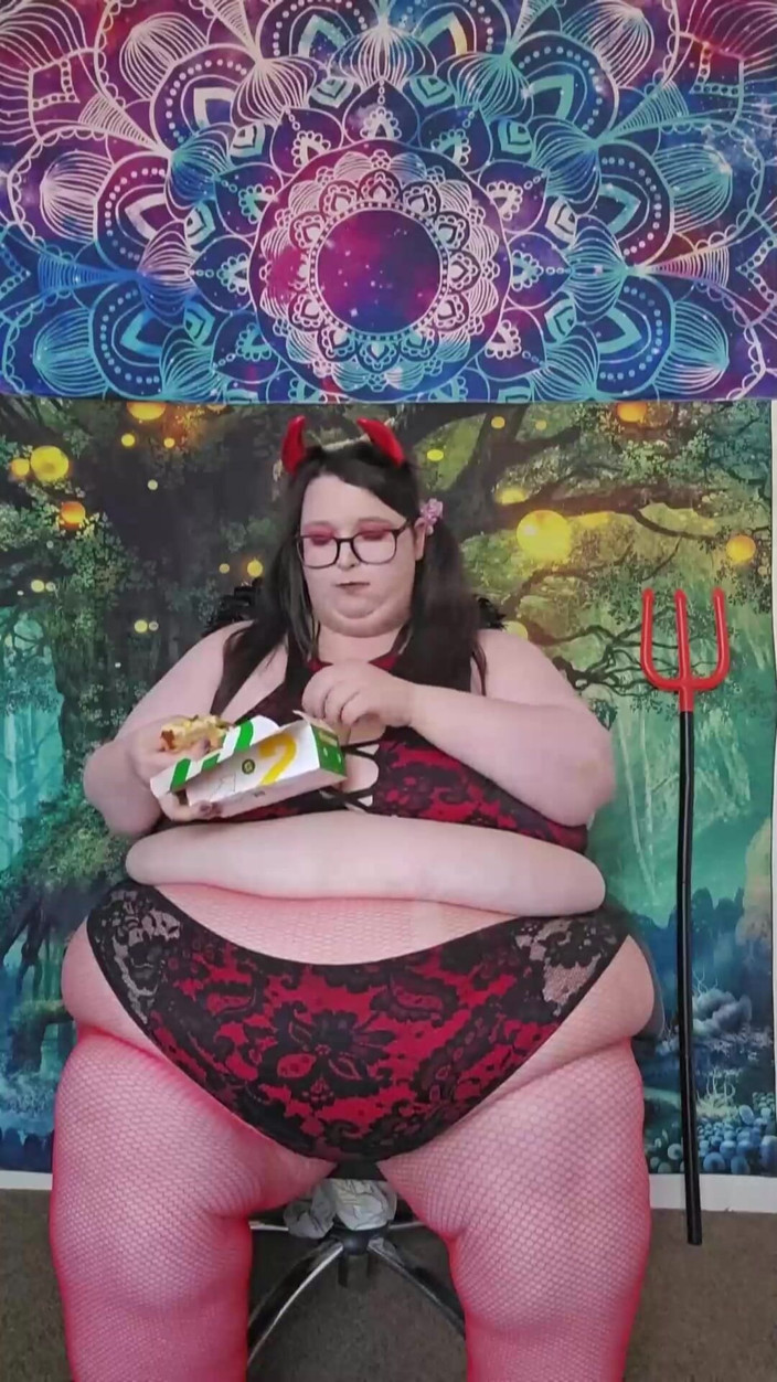 SSBBWLadyBrads: Devil Eats Subway bhaag 2