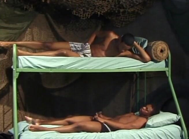 Bareback TV: Twinks militares traviesos teniendo sexo anal apasionado