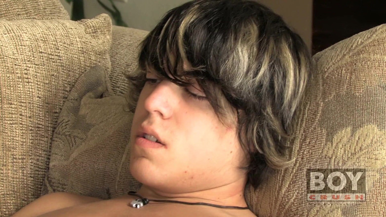 Boy Crush: Великий зручний диван