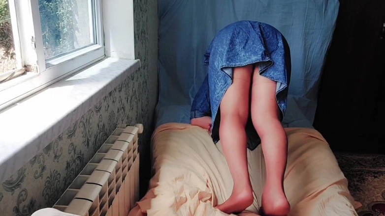 Kitty_Cross: Nylon shemale quần jean mini ăn mặc gợi cảm chân crossdresser