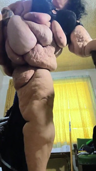 Hard Boss Has a Task Shes Squirting at Last