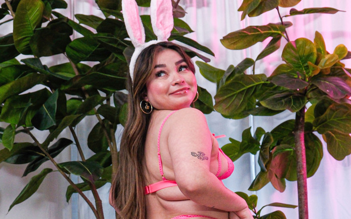 Thicq: Bunny pantat kenyal
