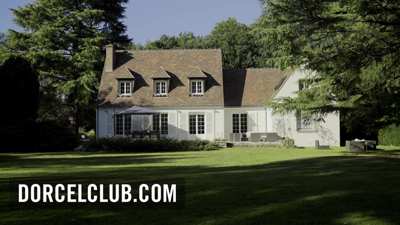 Dorcel Club: 쩌는 섹시 타마라 그레이스와 함께하는 부엌에서의 빠른 섹스