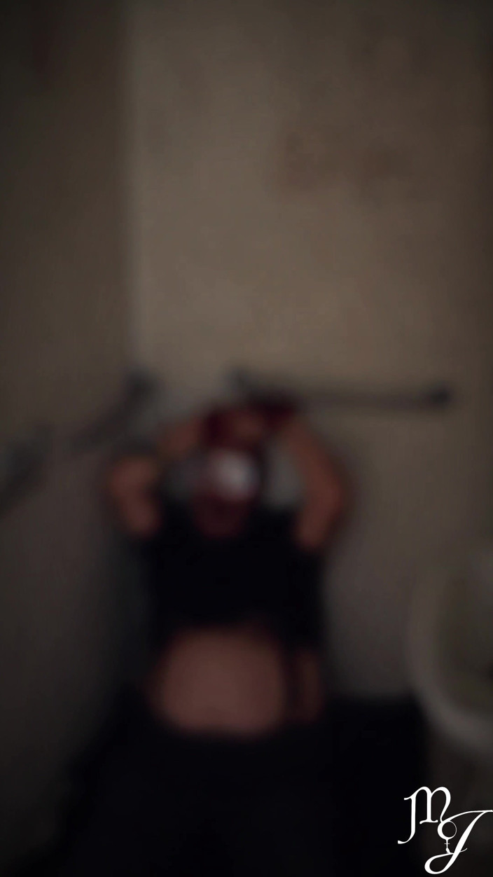 DeesseJulia: Mi esclavo mecanizado durante una sesión de bdsm