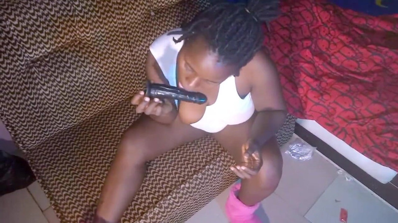 Olosho Lesbians: Phỏng vấn với Barbie cặp mông