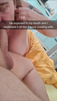Ich Konnte Nicht Widerstehen, Sich Für Einen Schnellen, Schlampigen Blowjob Im Hauptbett Nach Unten Zu Schleichen