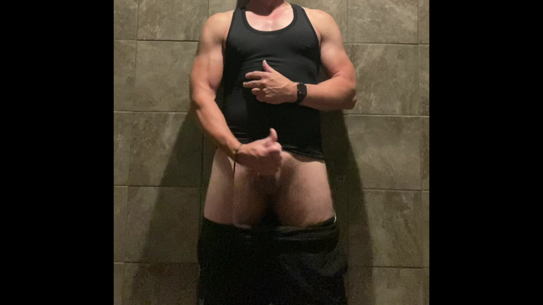 JockDad87: Eind december gym kleedkamer cumshot van Jockdad87
