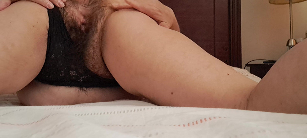 Mommy big hairy pussy: Fanculo quella figa ben strofinata
