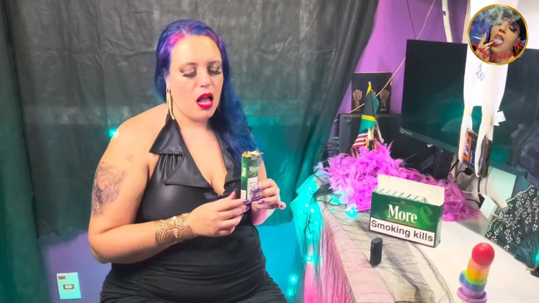 Lilli Cukierek Cox: More120s Sexy Smoking