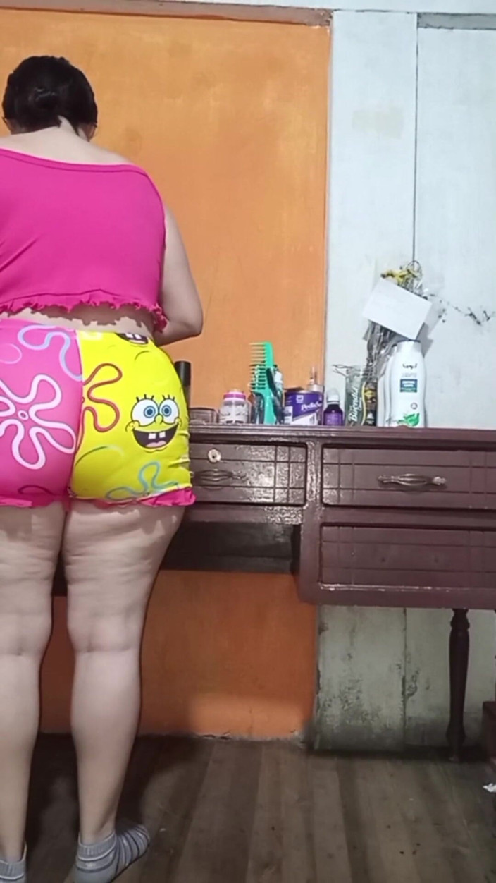 Perlasofia: La puta de mi madrastra me seduce y me sigue