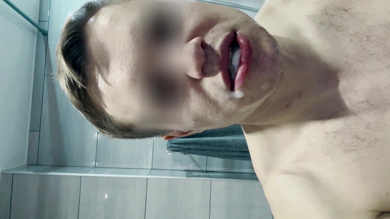 Throateman: Young taille la pipe la plus sensuelle de ma vie