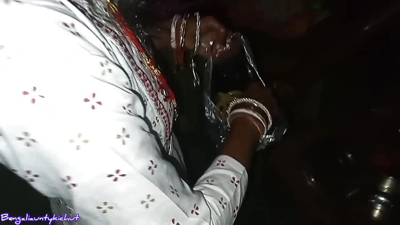 Bengaliauntykichut: Bengali mogen kvinna blev väldigt kåt