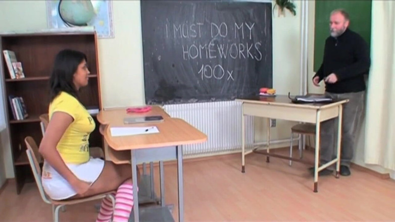 Old PIGS XXX: Teen bẩn thỉu làm tình trong lớp với con lợn...