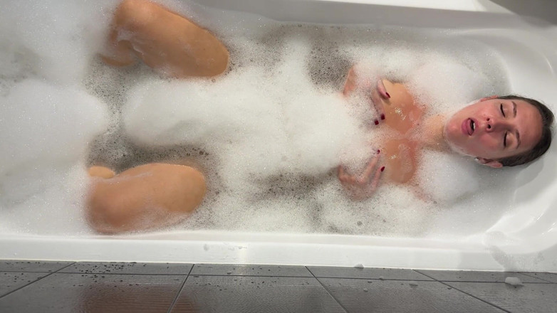 Hottie goddess: Pianka nago POV