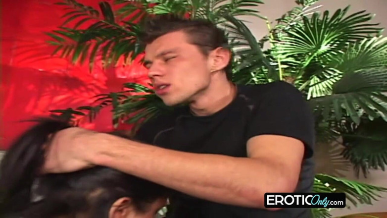 SHEMALE RETRO FUN: Недбала дупа пестить себе пальцями, лизання, чисто капає мокро