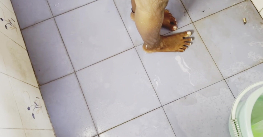 Uttar dinajpur: Ateşli Hintli kız banyo videosu viral