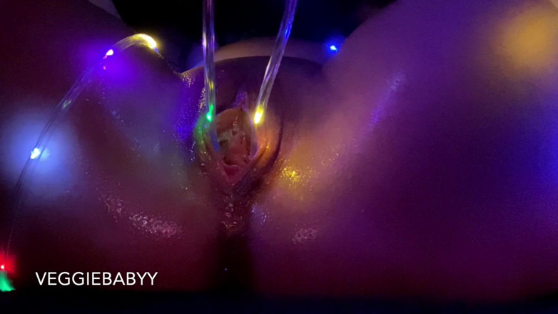Veggiebabyy: Artsy, Oily, Ngusap Memek Ringan Tali