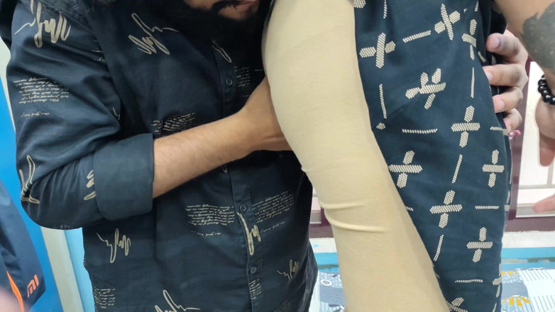 Vaishnavysharunraj: Göt öpücüğü ve yalama ile göğüs öpücüğü