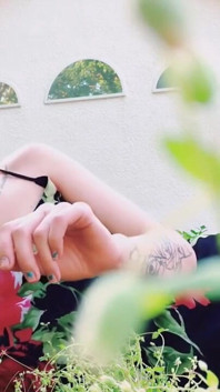 « Allongé sur l’herbe avec toi gfe »