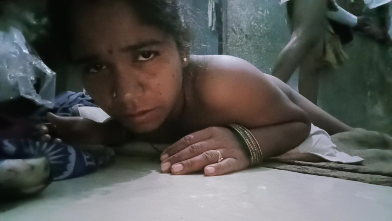 Reeiu: Video panas desi suami dan istri bhabhi India