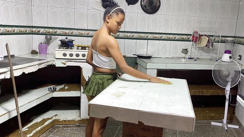 THELOVING1: Mi jefe me folla el coño cuando organizó la cocina...