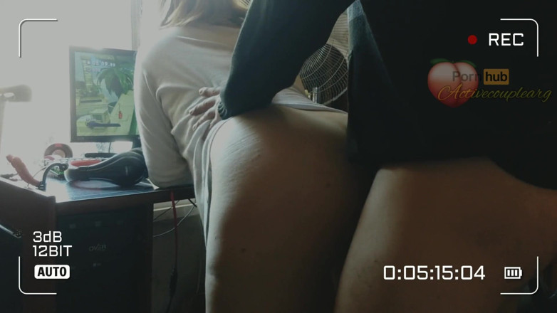 Activecouplearg: Puta chica sexy mientras juega videojuegos