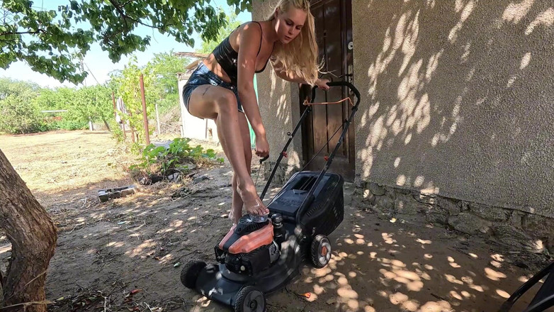 HotPrincessUA: Klare sandalen, wichsen, mower &amp; sperma auf meinem schuh, outdoor-fetisch, wichsanleitung