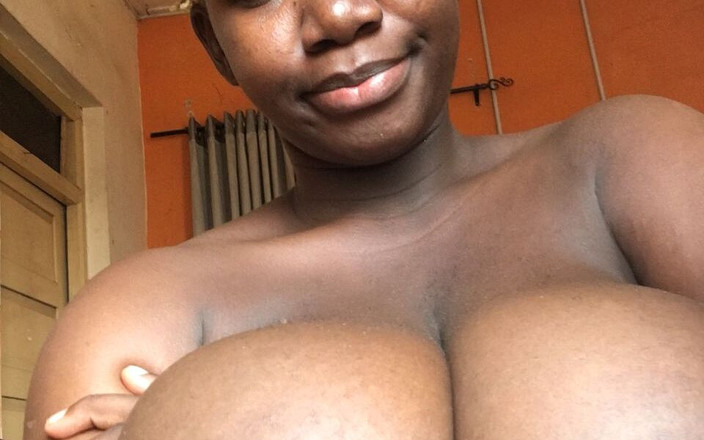 Ethanxbush: O studentă sexy