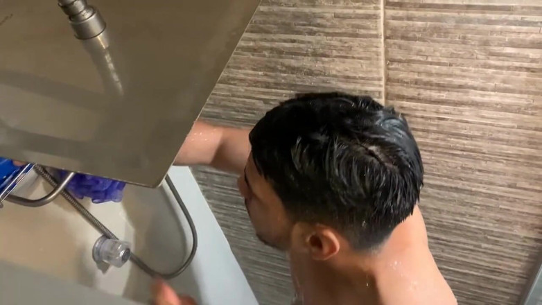 The-hook305: Hetero, großer schwanz, Brocken kommt für eine dusche und einen...