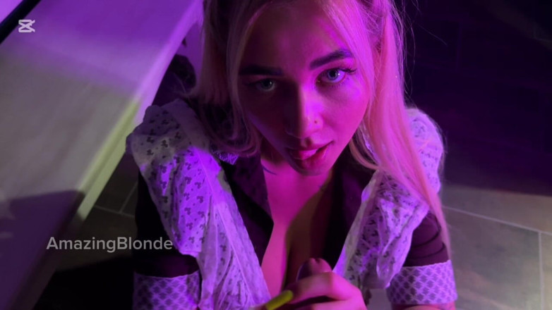 Amazing Blonde: Very Sexy Student Sucked and Got in Her Mouth