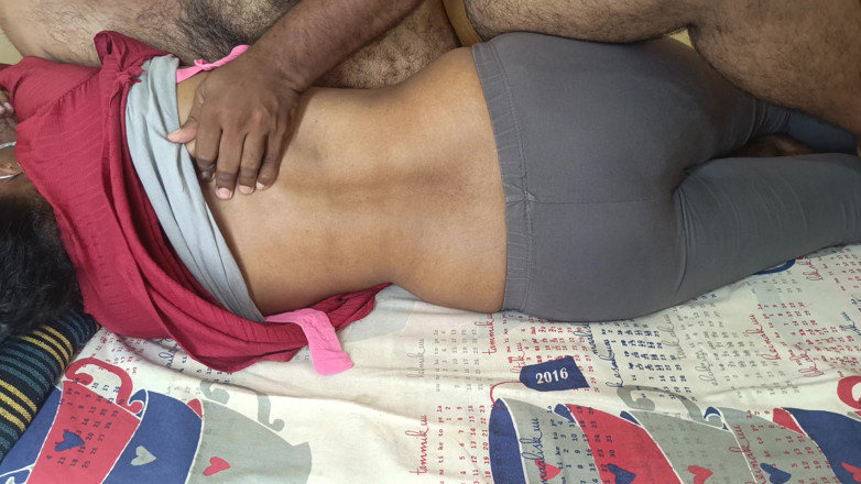 Magilmathi: Stiefbroer geniet van bed met huisvrouw