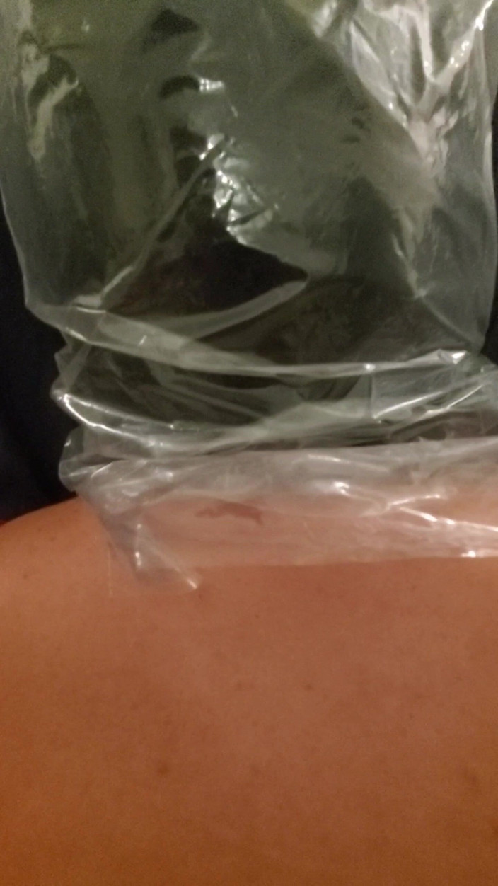 RefillMeAsYouWant: Ligotée avec des menottes de Zado et une double pénétration