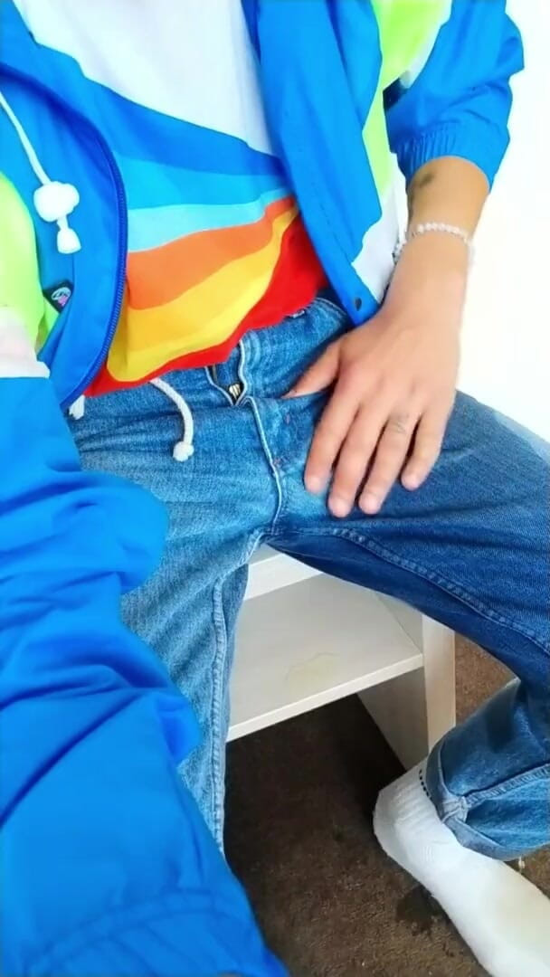 Idmir Sugary: Wetting My Jeans - I'm Lazy to Go to the Toilet