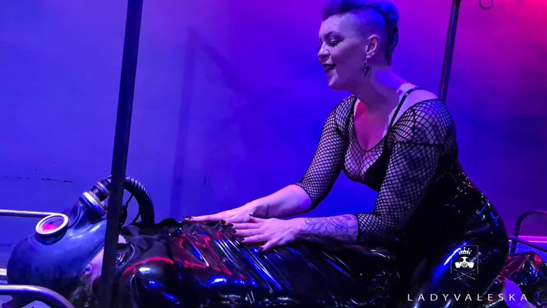 Lady Valeska: Meu gimp meu plaything