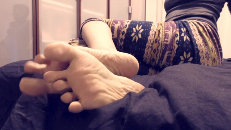 Rebecca Diamante beginning clips: Aku pamer kakiku yang lembut, termasuk kaki yang menggodamu