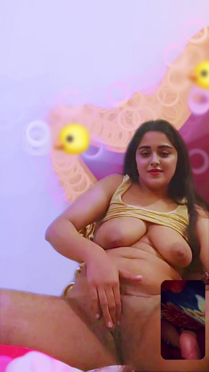 Your_aisha: Awek desi India menjolok dan menunjukkan buah dadanya dalam panggilan...