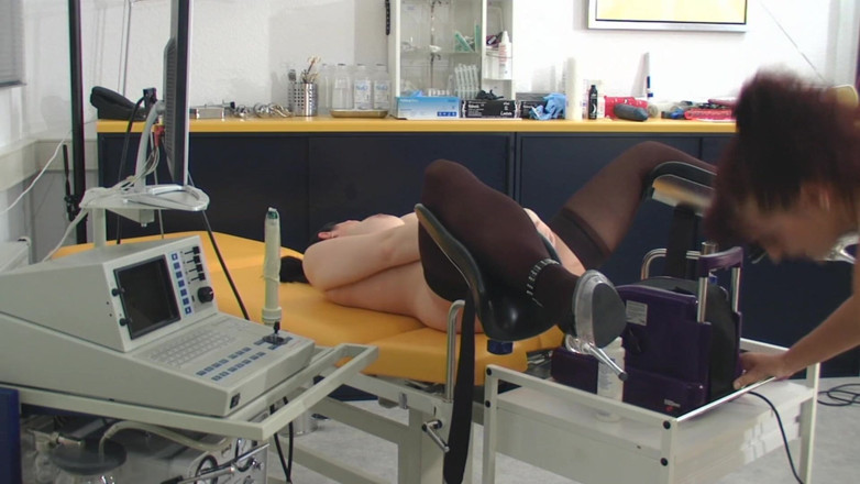 Rubber & Clinic Studio - 1ATOYS: Jinekologda hamile anal sürtük