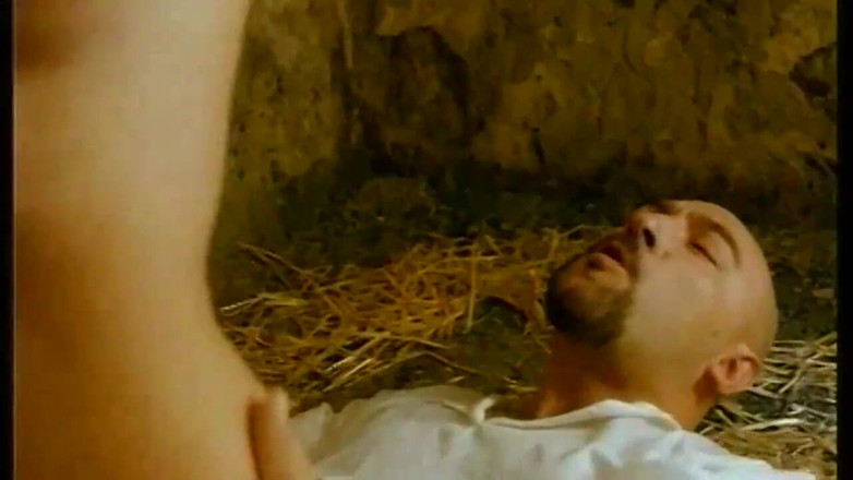 XTime Vod: Orgasm retro cu pizdă păroasă cu țâțe uriașe penetrată de anal